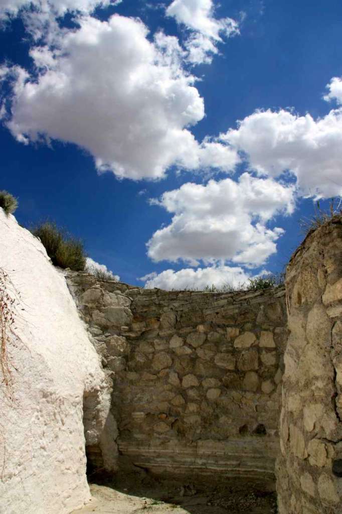 Las casas cuevas de Al Jatib en Baza (Granada)