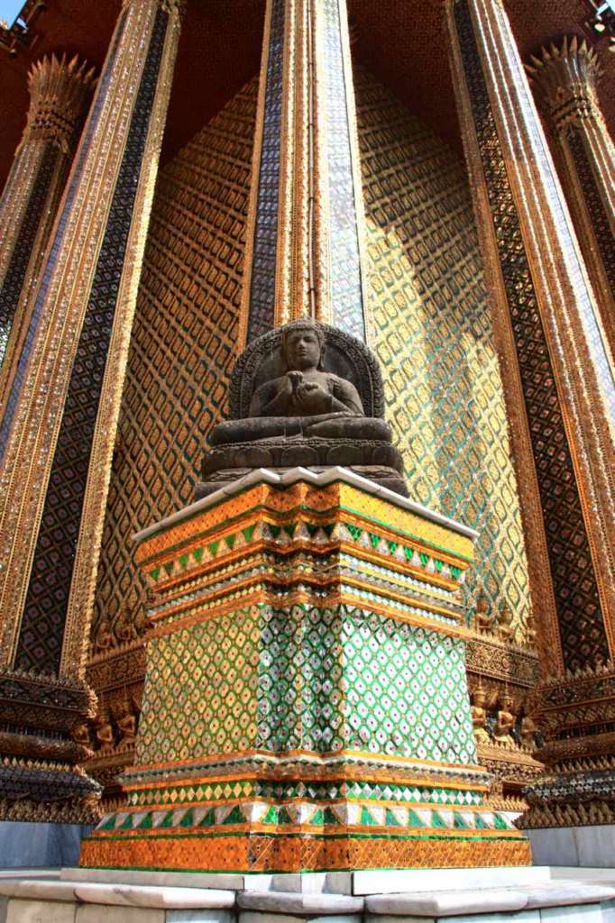 Buda en el Gran Palacio Real de Bangkok.