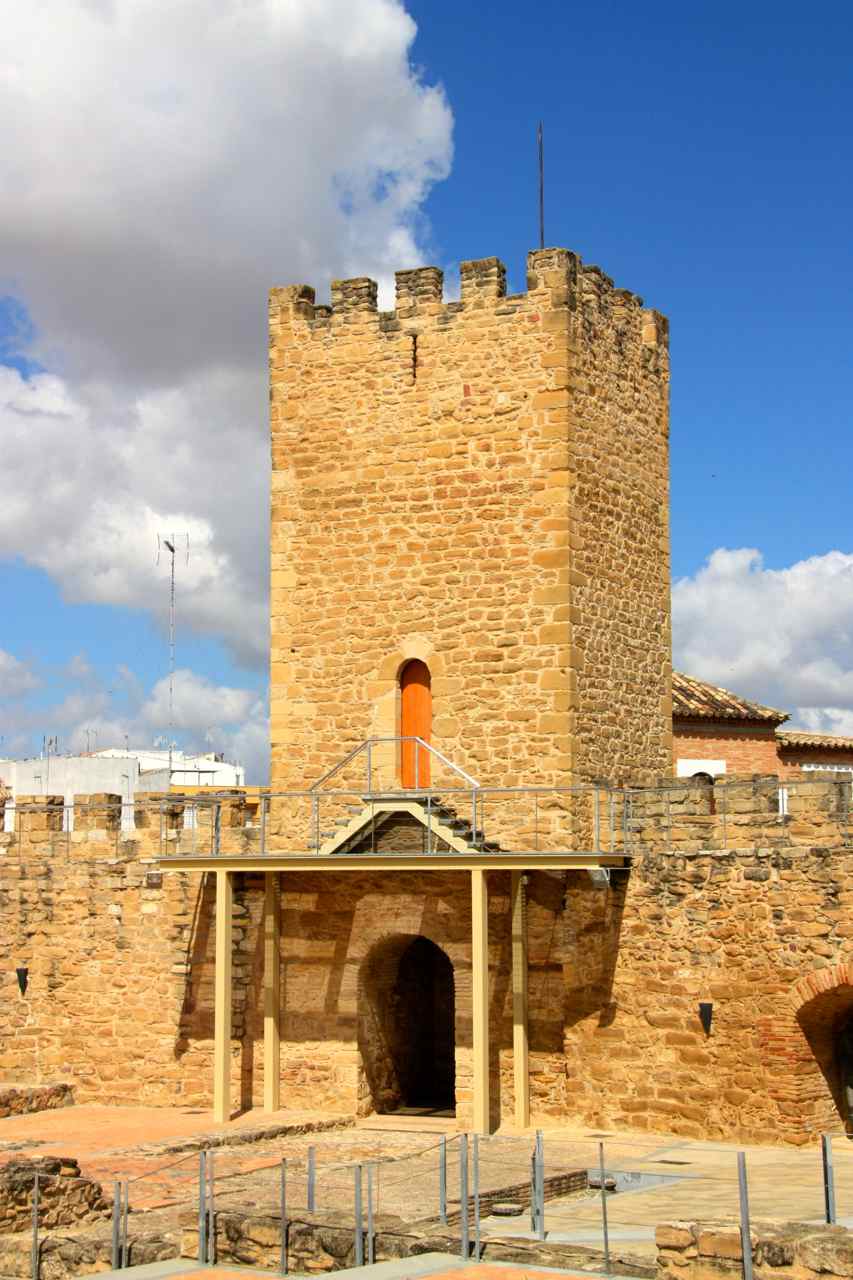 Torreón del castillo del trovador Macías