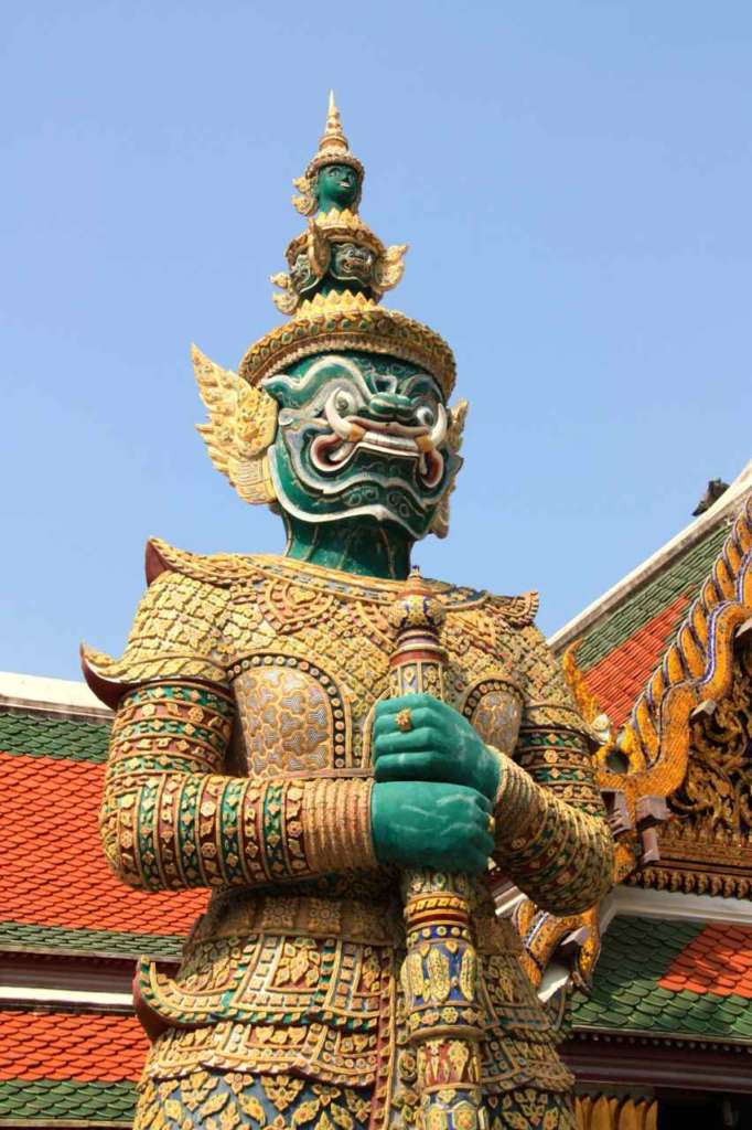Demonio Gran Palacio Real Bangkok. 10 curiosidades sobre Bangkok.