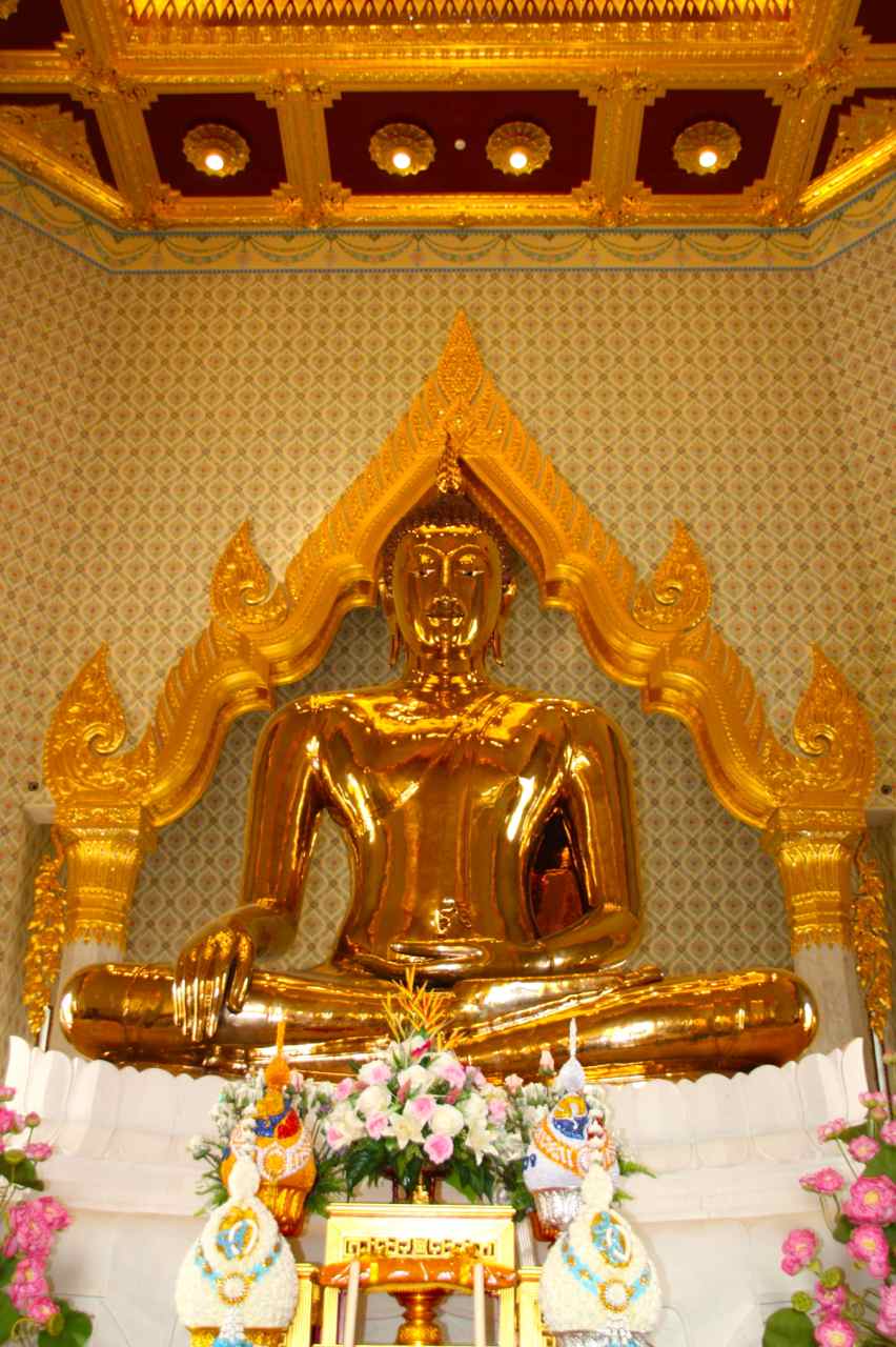 El Templo Del Buda De Oro O Wat Traimit En Bangkok El Hombre Que Viaja