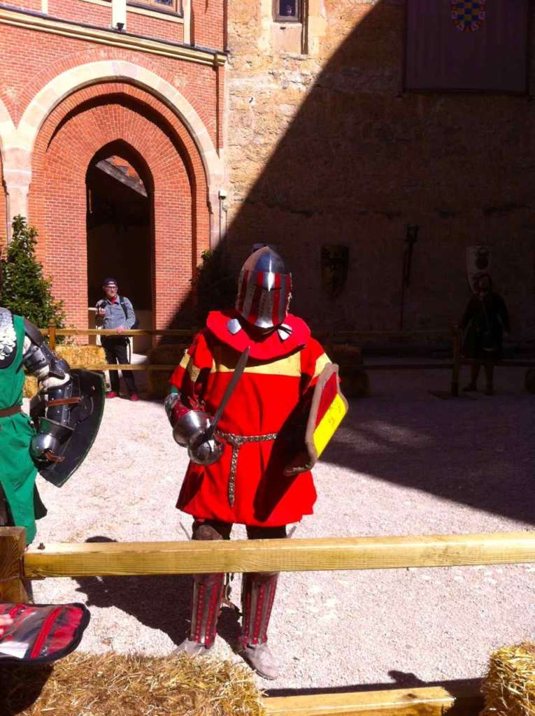 El deporte de la Lucha o Combate Medieval. Castillo de Belmonte, Cuenca, España.